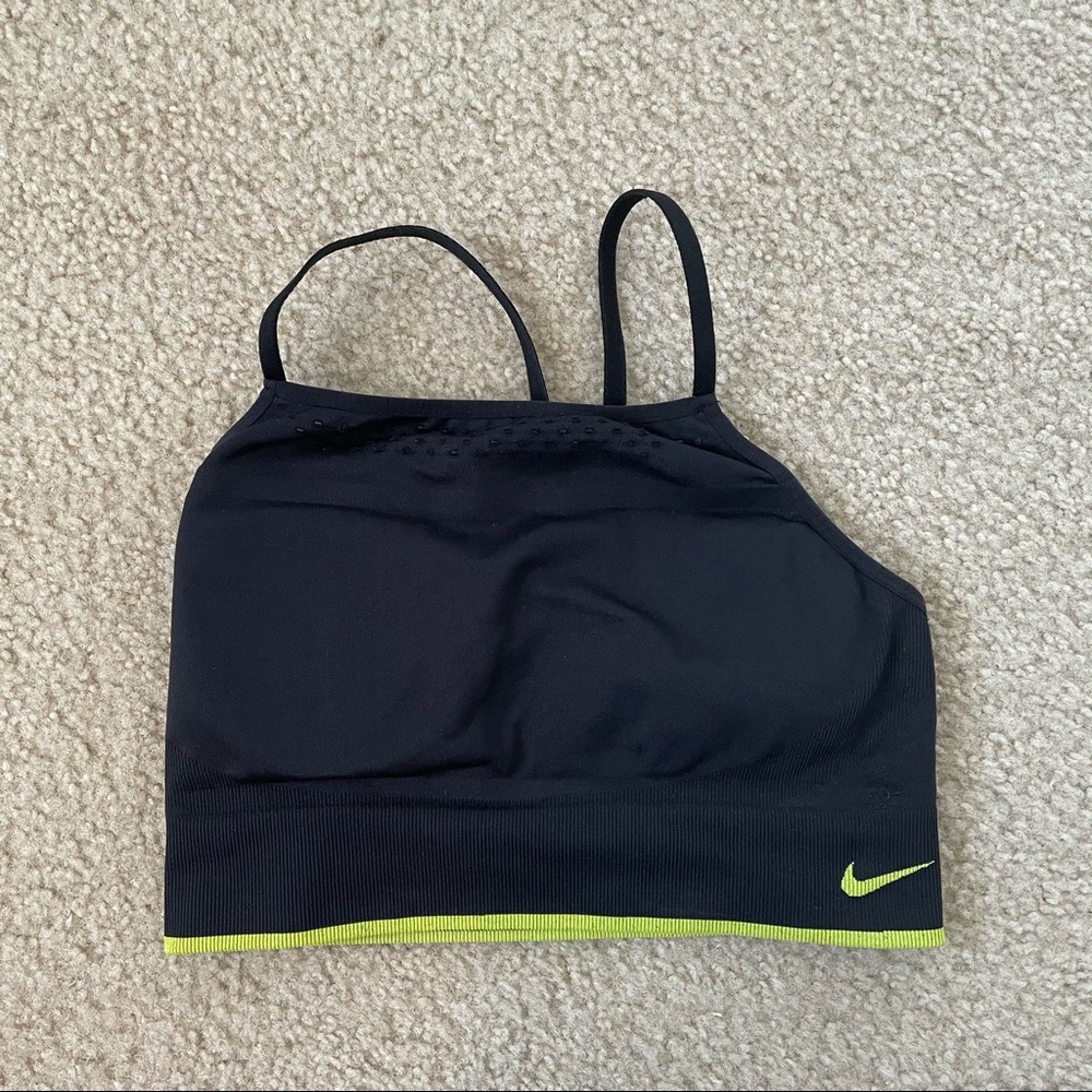 ✔️ Nike Dri-fit Sports Bra